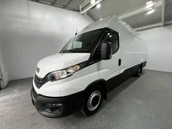 Weiß Gebraucht 2023 Iveco Daily Van | 29.290 € (Guter Preis)