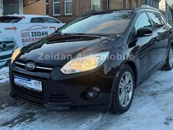 Schwarz Gebraucht 2011 Ford Focus Trend Kombi | 5.699 € (Fairer Preis)