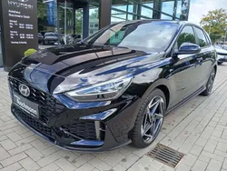 Abyss black Neu 2025 Hyundai i30 N Line Limousine | 30.900 € (Etwas zu teuer)