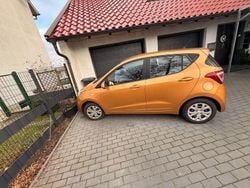 Orange Gebraucht 2015 Hyundai i10 Kleinwagen | 6.000 € (Fairer Preis)
