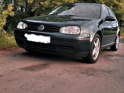 Grün Gebraucht 1999 VW Golf Limousine | 2.000 € (Fairer Preis)