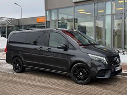 Schwarz Gebraucht 2023 Mercedes V300 AMG Van / Kleinbus | 62.400 € (Teuer)