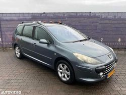 Grau Gebraucht 2007 Peugeot 307 Tendance Kombi | 2.450 €