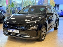 Schwarz phantom black / mic Gebraucht 2023 Hyundai Kona Select SUV | 18.500 € (Superpreis)