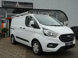 Weiß Gebraucht 2019 Ford Transit Custom Trend Van / Kleinbus | 16.900 €