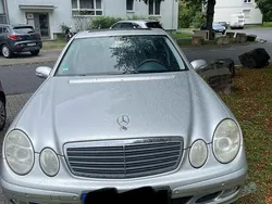 Grau Gebraucht 2005 Mercedes E200 Elegance Limousine | 5.000 € (Fairer Preis)