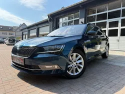 Blau Gebraucht 2018 Skoda Superb Premium Edition Kombi | 15.999 € (Guter Preis)