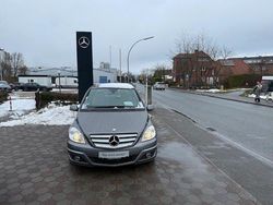 Grau Gebraucht 2009 Mercedes 200 Limousine | 6.990 € (Teuer)