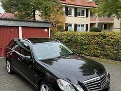 Schwarz Gebraucht 2010 Mercedes E220 Avantgarde Kombi | 5.650 € (Fairer Preis)