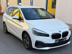 Weiß Gebraucht 2021 BMW 225 Sport Line Kombi | 14.900 € (Superpreis)