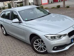 Grau Gebraucht 2017 BMW 320 Kombi | 17.650 € (Fairer Preis)