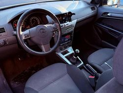 Weiß Gebraucht 2009 Opel Astra GTC Kleinwagen | 1.800 € (Guter Preis)