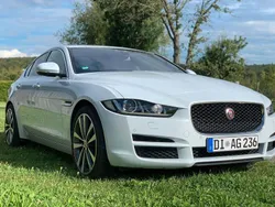 Weiß Gebraucht 2017 Jaguar XE Prestige Limousine | 15.099 € (Guter Preis)