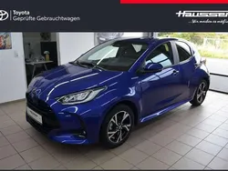 Juniper blue metallic Neu 2025 Toyota Yaris Hybrid Kleinwagen | 25.840 € (Fairer Preis)