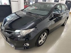 Schwarz Gebraucht 2014 Toyota Auris Hybrid Life+ Limousine | 7.990 € (Fairer Preis)