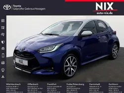 Nachtblau / weiß Gebraucht 2021 Toyota Yaris Style Kleinwagen | 17.990 € (Etwas zu teuer)
