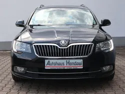 Schwarz Gebraucht 2014 Skoda Superb Exclusive Kombi | 10.790 € (Fairer Preis)