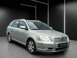 Grau Gebraucht 2005 Toyota Avensis Sol Kombi | 1.990 € (Fairer Preis)