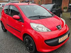 Rot Gebraucht 2008 Peugeot 107 Filou Kleinwagen | 2.499 € (Teuer)