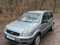 Silber Gebraucht 2005 Ford Fusion Viva X Limousine | 3.800 € (Teuer)