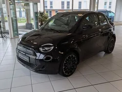 Colore esterno (onyx schwarz) Gebraucht 2022 Fiat 500e Icon Kleinwagen | 17.490 € (Guter Preis)