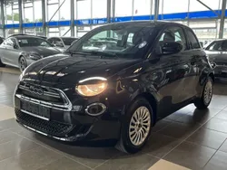 Schwarz colore esterno (onyx schwarz) Gebraucht 2022 Fiat 500e Action Kleinwagen | 14.900 € (Etwas zu teuer)