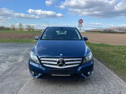 Schwarz Gebraucht 2011 Mercedes B200 Van / Kleinbus | 4.900 € (Guter Preis)