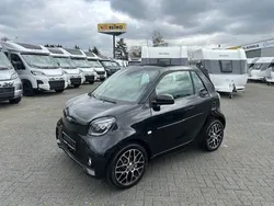 Schwarz Gebraucht 2021 Smart ForTwo Electric Drive Cabrio | 15.300 € (Etwas zu teuer)