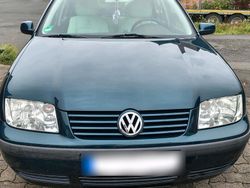 Grün Gebraucht 2002 VW Bora Limousine | 3.999 €