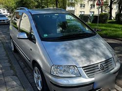 Silber Gebraucht 2009 VW Sharan Exclusive Van / Kleinbus | 5.500 € (Etwas zu teuer)
