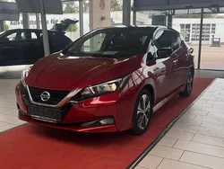 Rot Gebraucht 2021 Nissan Leaf N-Connecta Kleinwagen | 15.490 € (Fairer Preis)