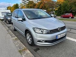 Silber Gebraucht 2017 VW Touran Comfortline Van / Kleinbus | 13.900 € (Fairer Preis)