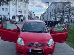 Rot Gebraucht 2004 Toyota Yaris Sol Kleinwagen | 3.500 € (Etwas zu teuer)