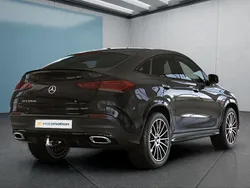 Schwarz Gebraucht 2021 Mercedes GLE350e SUV | 73.299 €