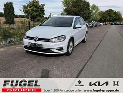 White silver metallic Gebraucht 2017 VW Golf VII Comfortline Limousine | 13.495 € (Fairer Preis)