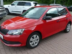 Rot Gebraucht 2017 Skoda Fabia Limousine | 7.990 € (Fairer Preis)