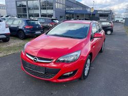 Rot Gebraucht 2016 Opel Astra Edition Kombi | 3.800 € (Guter Preis)