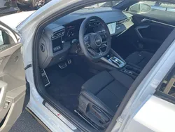 Gletscherweiß metallic Neu 2025 Audi S3 Ambiente Limousine | 50.084 € (Etwas zu teuer)