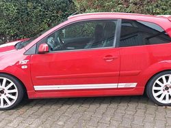 Rot Gebraucht 2006 Ford Fiesta ST Kleinwagen | 1.200 € (Guter Preis)
