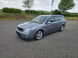 Grau Gebraucht 2004 Opel Vectra Sport Kombi | 900 €