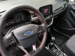 Grau Gebraucht 2017 Ford Fiesta Kleinwagen | 8.499 € (Guter Preis)