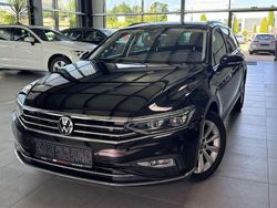 Deep black pearlescent Gebraucht 2023 VW Passat Elegance Kombi | 25.999 € (Etwas zu teuer)