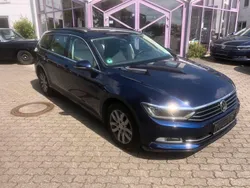 Blau Gebraucht 2018 VW Passat Comfortline Kombi | 9.999 € (Fairer Preis)