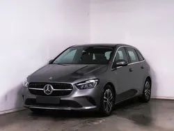Metalliclack mountaingrau Gebraucht 2024 Mercedes B180 Van / Kleinbus | 32.980 € (Fairer Preis)