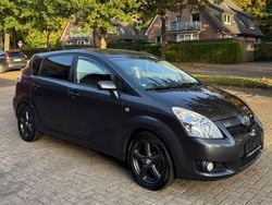 Grau Gebraucht 2009 Toyota Corolla Verso Sol Van / Kleinbus | 4.250 € (Guter Preis)