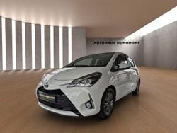 Weiß Gebraucht 2017 Toyota Yaris Comfort Limousine | 11.799 € (Fairer Preis)