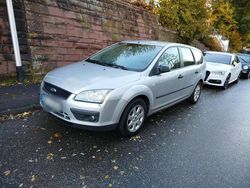 Grau Gebraucht 2006 Ford Focus Kombi | 1.900 € (Fairer Preis)