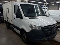Weiss Gebraucht 2024 Mercedes V300 Van / Kleinbus | 45.219 €