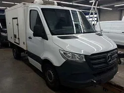 Weiss Gebraucht 2024 Mercedes V300 Van / Kleinbus | 45.219 € (Superpreis)