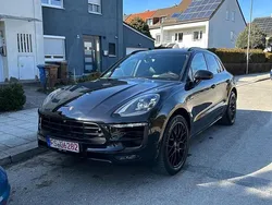 Schwarz Gebraucht 2016 Porsche Macan Turbo SUV | 36.500 €